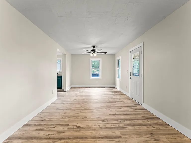 1021 S Maple Ave — Photo 36