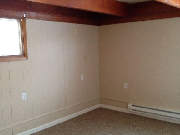 4th image of 834 Willow Dr