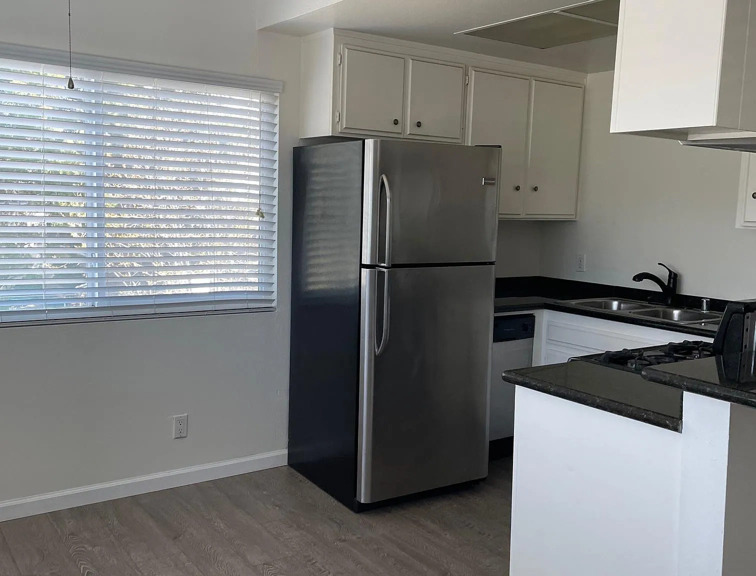 2 bed, 850 sqft, $2,795 — Photo 1