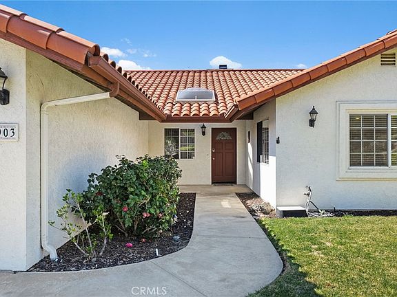 2nd image of 903 Crescent Bnd