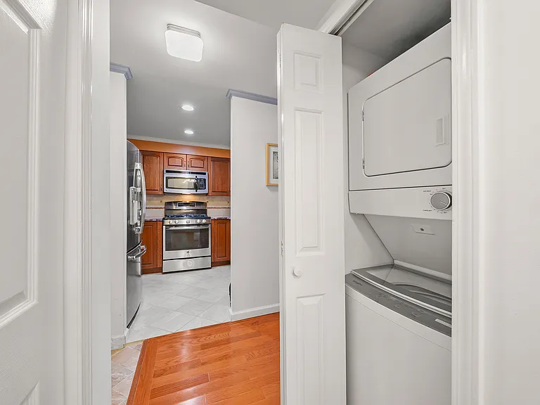 303 Ellery Ct #303 — Photo 6
