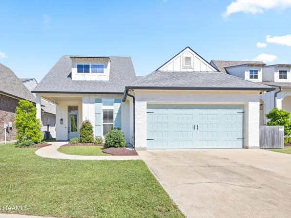 212 Santander Dr, Youngsville, LA 70592