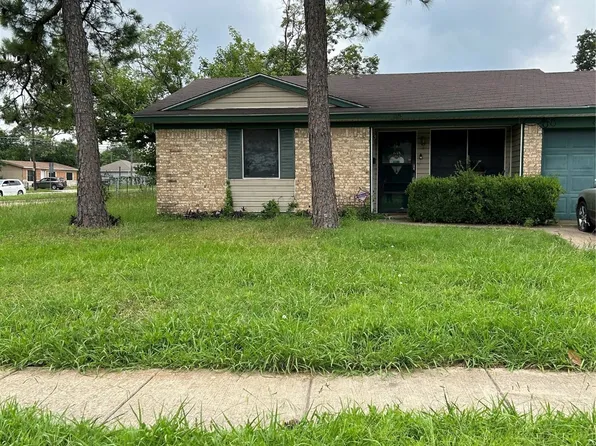 10142 Pebble Valley Ln, Dallas, TX 75217