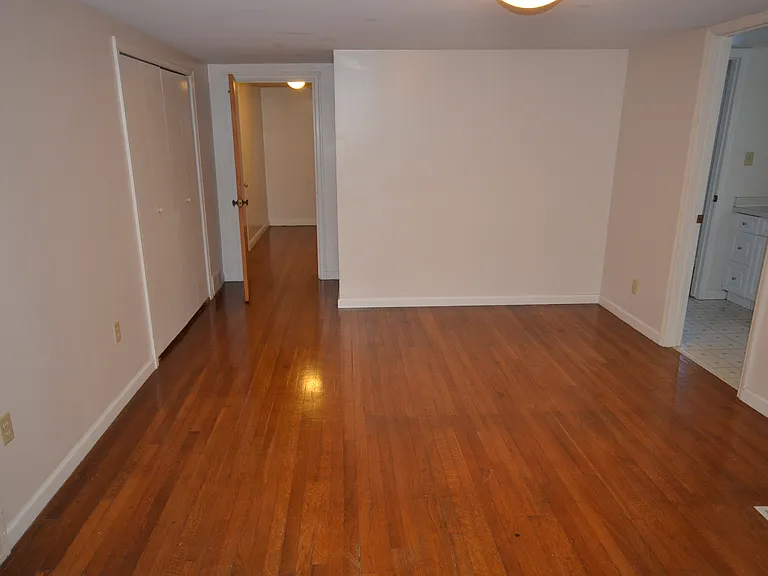 121 Hickory Rd — Photo 16