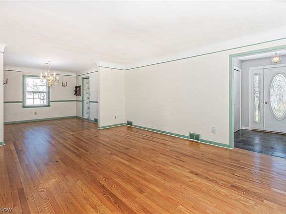4th image of 950 Colony Dr