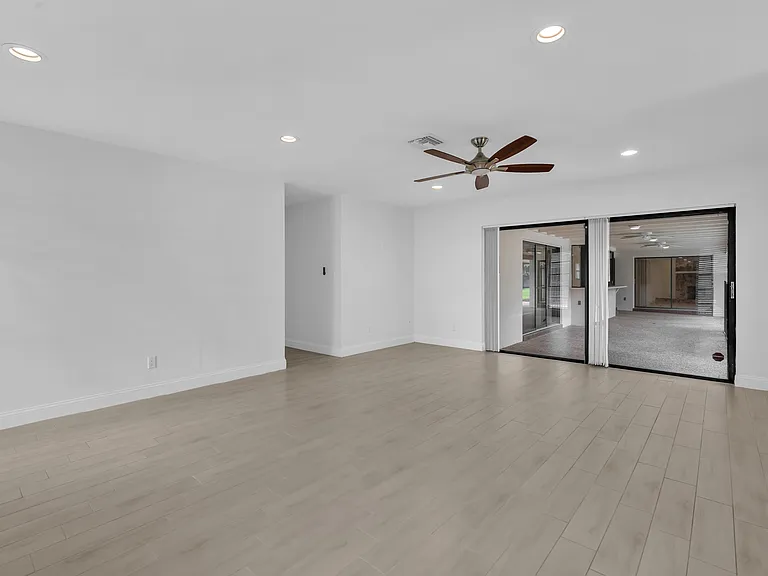 6878 Entrada Pl — Photo 21