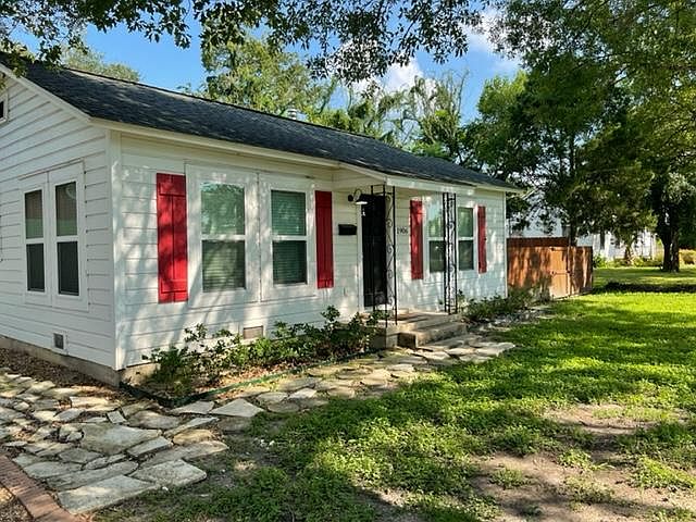 1/1 cottage perfect for single adult or couple