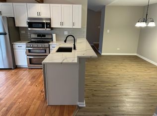 1194 Ballantrae Pl APT E, Mundelein, IL 60060