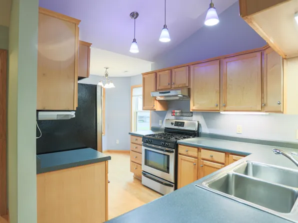 700 Leroy Ln APT 42, River Falls, WI 54022
