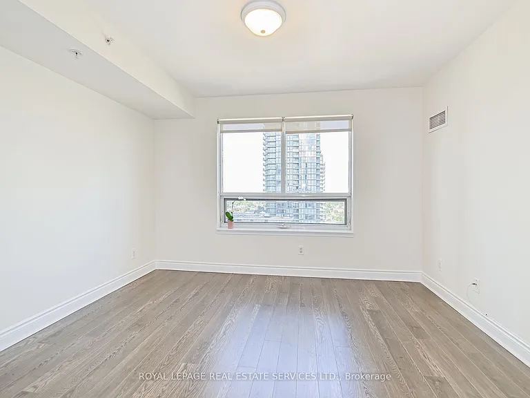350 Princess Royal Dr #1705 — Photo 14