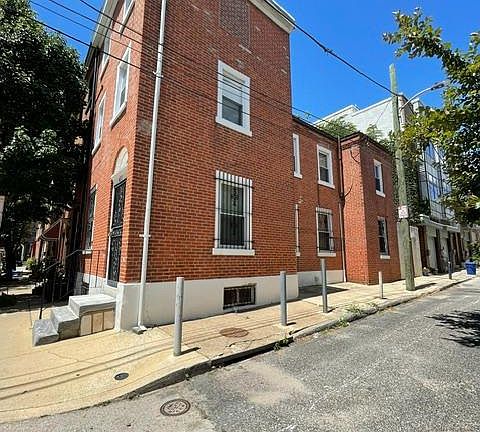 4th image of 433 W George St