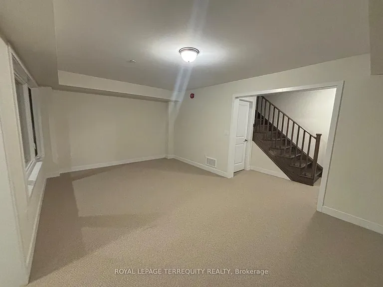 55 Ingersoll Ln — Photo 35