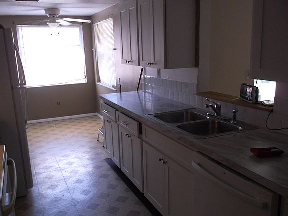eat in kitchen