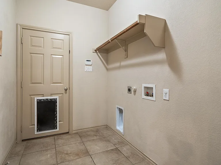 3200 Stonecrop Trl — Photo 13