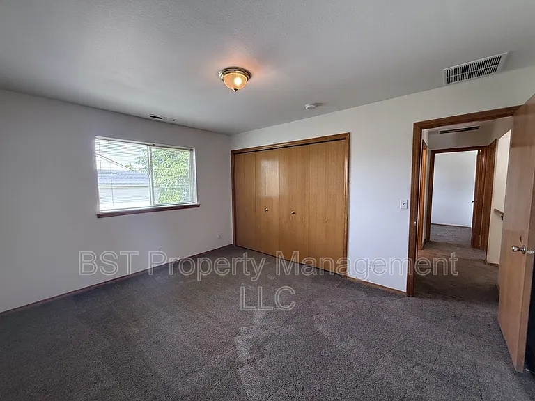 991 Mill St — Photo 20