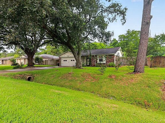 5th image of 9915 Forest Hollow Dr