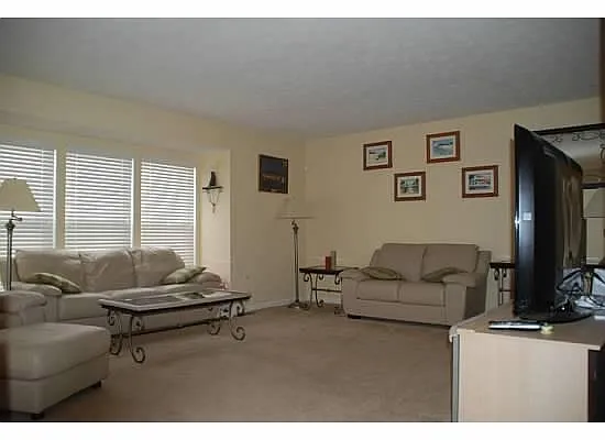 1309 Michael Dr photo 1