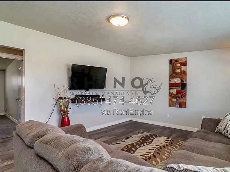 617 E 925 N — Photo 4