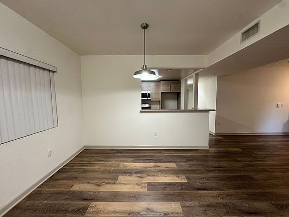 4th image of 11556 Burbank Blvd APT 203