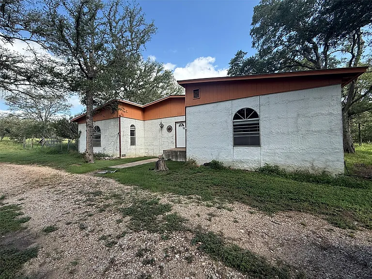254 Lone Star Rd — Photo 1