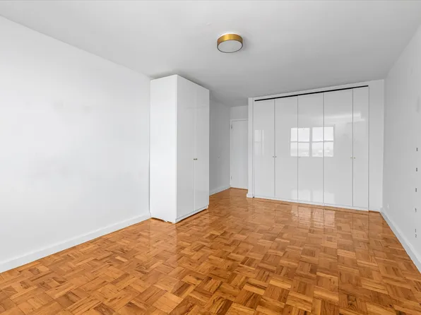 125-10 Queens Boulevard image 6 of 15