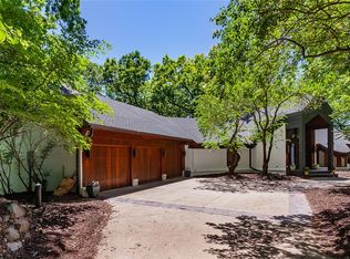 13422 Oak Brook Dr, Urbandale, IA 50323