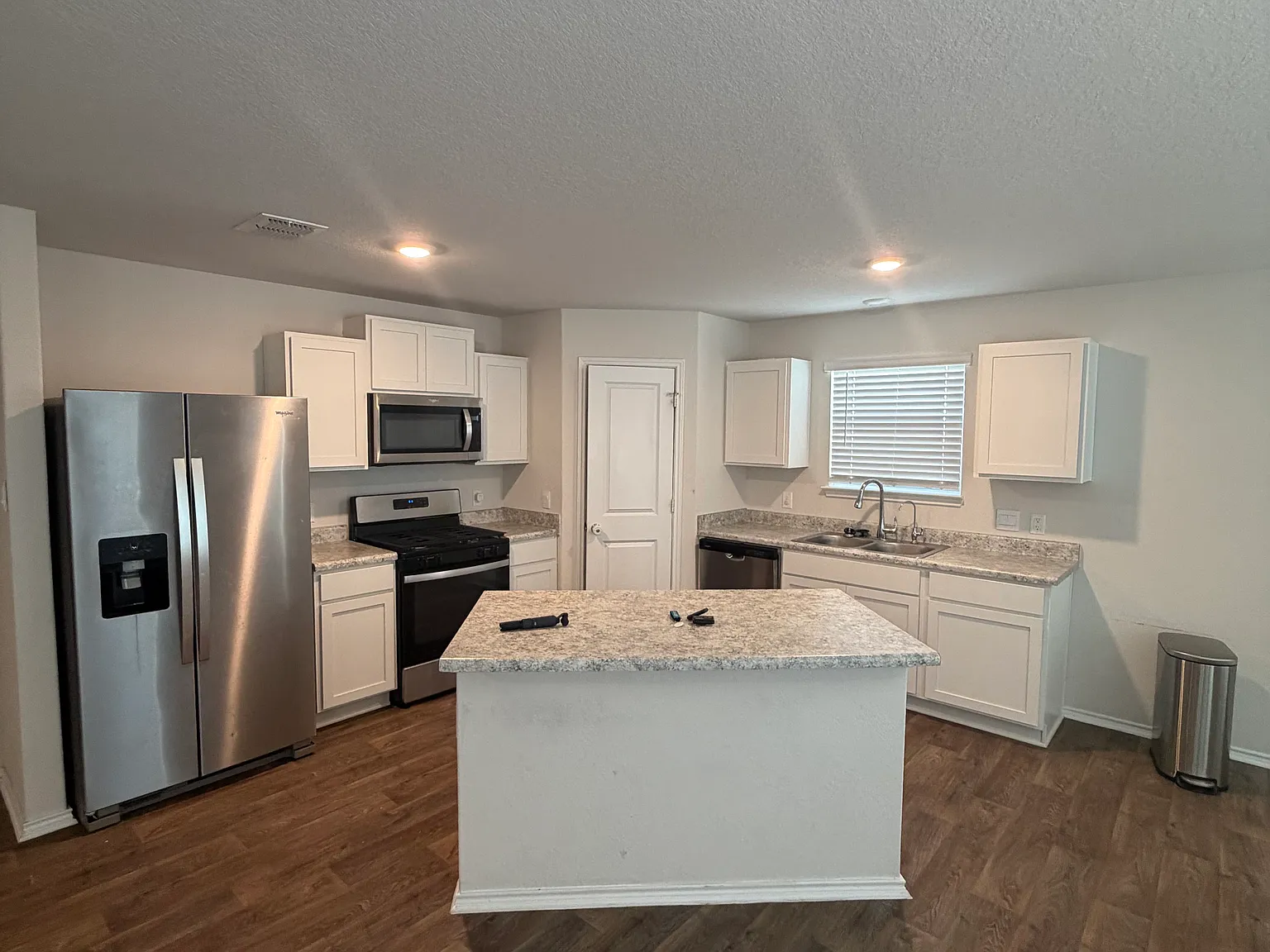 4 bed, 1839 sqft, $1,850 — Photo 3