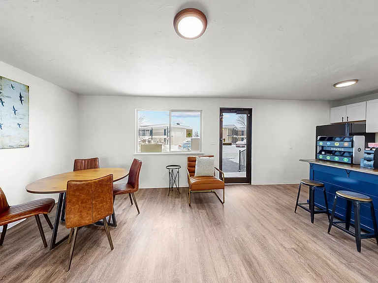 Creekside Apartments — Photo 18