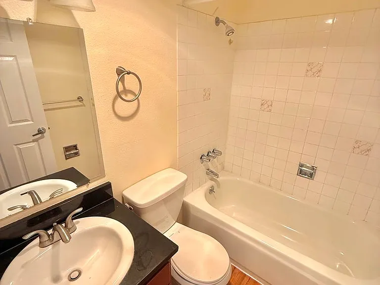 4259 8th Ave NE #3 — Photo 24