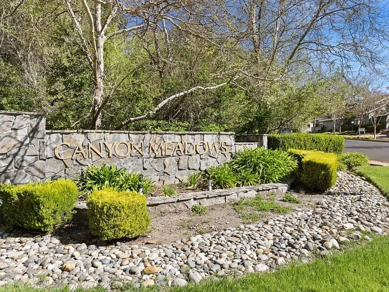 7635 Canyon Meadows Cir #B — Photo 8