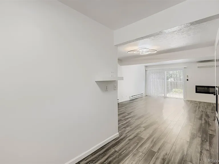 1190 Poplar Ave — Photo 7