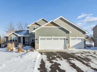 634 Chaucer Ln, Watertown, MN 55388
