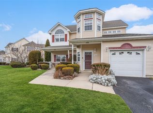 3306 Carnoustie Ct, Riverhead, NY 11901