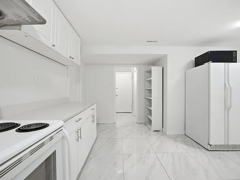1106 Duthie Ave #LOWER — Photo 3
