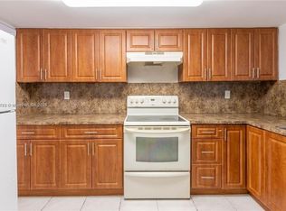 9915 W Okeechobee Rd #2301, Hialeah Gardens, FL 33016