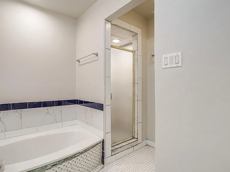 5947 Chimney Wood Cir — Photo 29