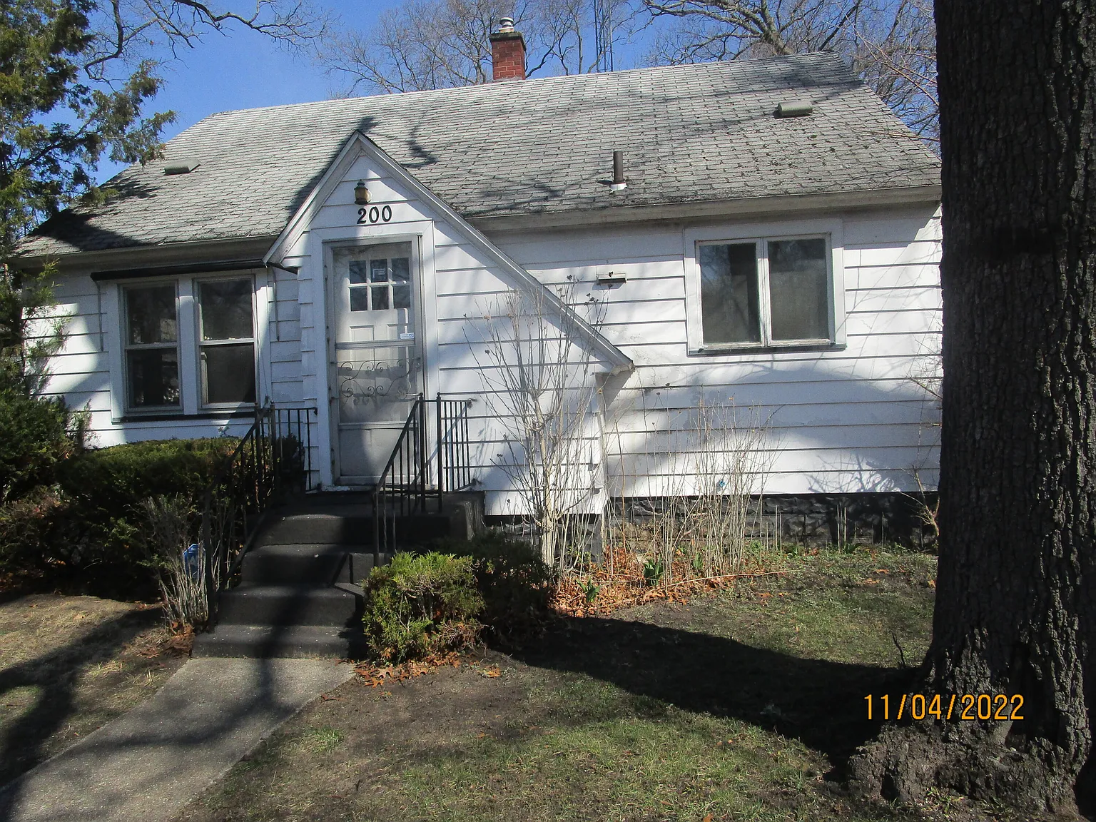 200 Amsterdam Ave photo 1