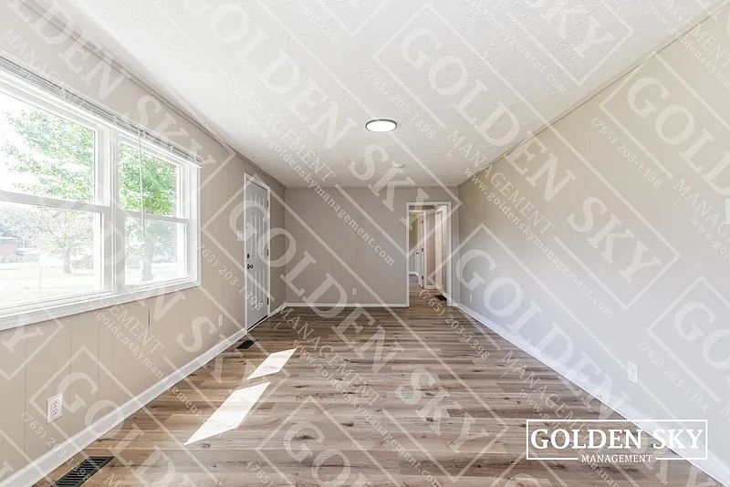 5 bed, 2.0 bath, 1200 sqft, $1,550 — Photo 3