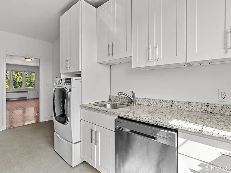 6 Highland St #B2 — Photo 15
