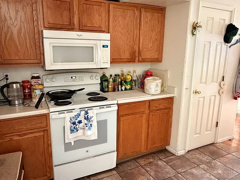 1295 S Zeno Cir #B — Photo 6