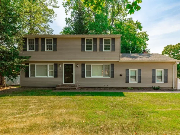 14 Elsmere Avenue, Oakdale, NY 11769