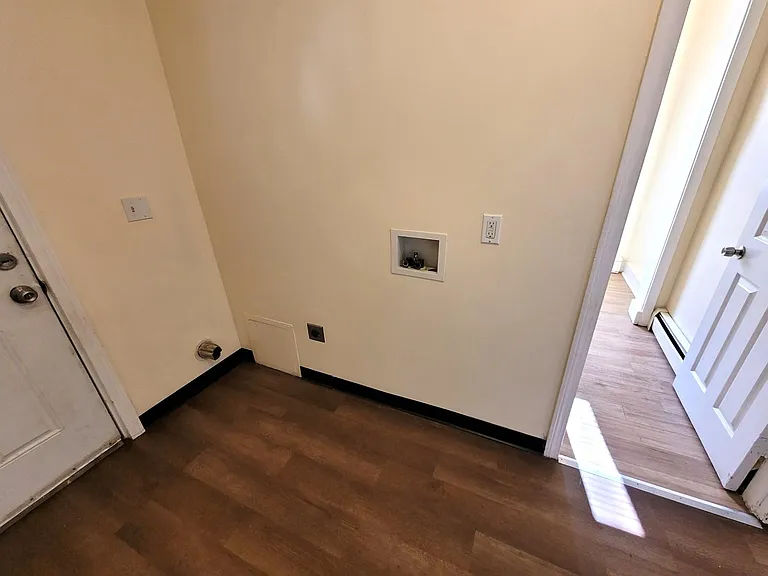 576 Zion St — Photo 11