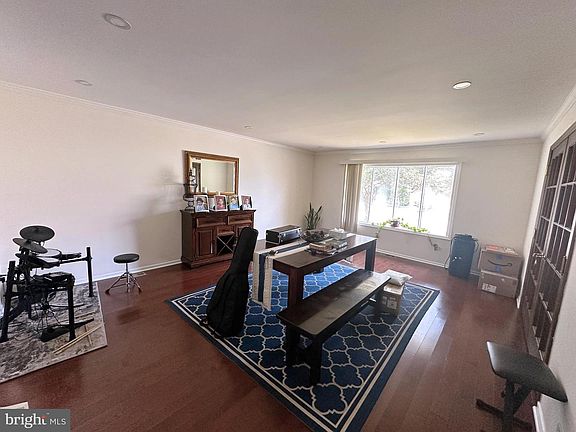 5th image of 182 Marc Ln