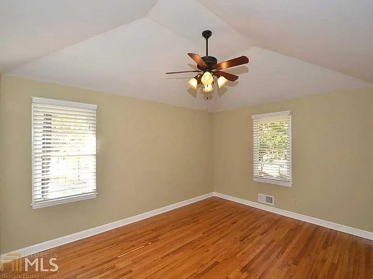 1019 Crane Rd NE — Photo 11
