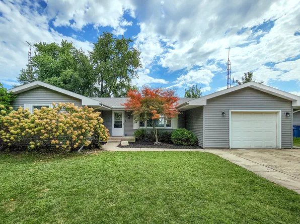 306 S East St, Hudson, IL 61748