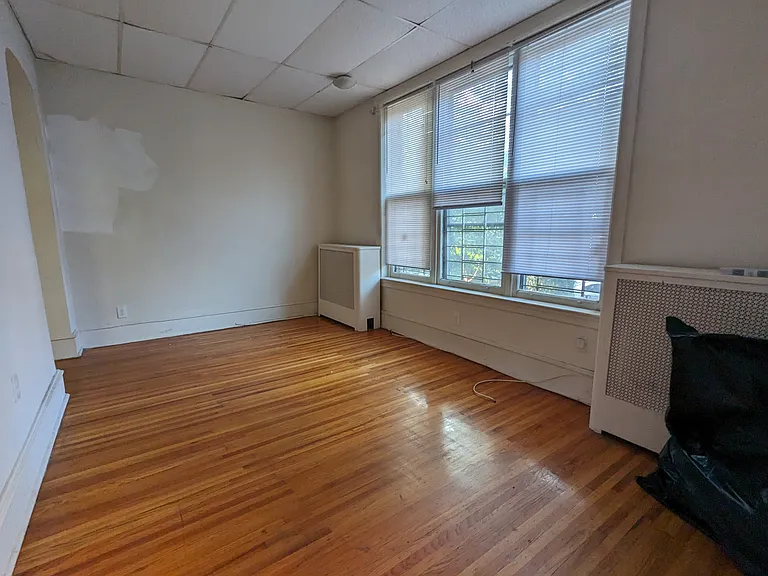 4520-spruce-st-1f-1