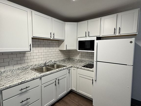 2nd image of 104 S Main St #4
