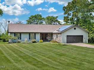 33 Oriel Lane, East Greenbush, NY 12144