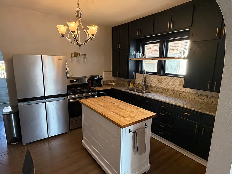 227 N Institute St — Photo 9