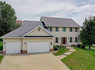 1003 N Division St, Waunakee, WI 53597